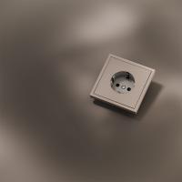 Накладка для розетки с заземлением Voltum S70 METAL (платина) VLSM000610