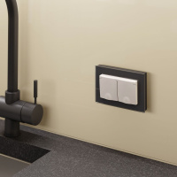 Розетка двойная влагозащищенная, с заземлением и с защитными крышками и шторками Werkel W1172203 a057279